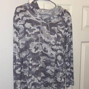 Camo light sweatshirt